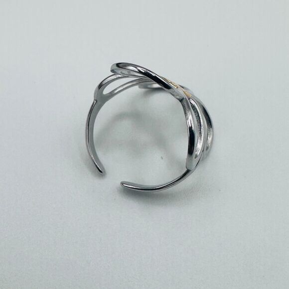 Silver & Gold Flower Statement Ring- Stainless Steel 18K - Picture 6 of 6